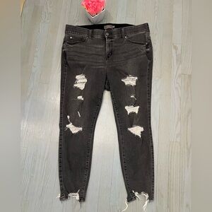 💕TORRID SKINNY JEANS💕